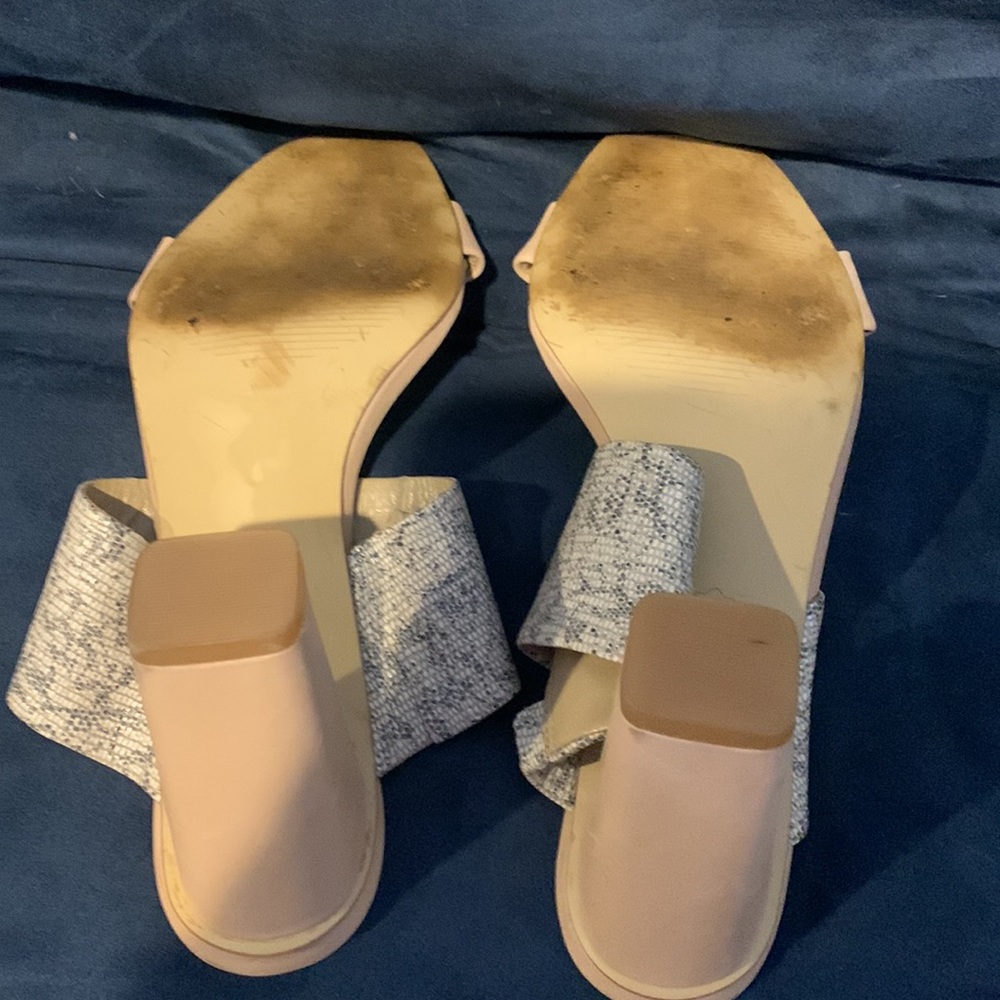 Ann Taylor Heels - Size 8.5 - Picture 4 of 6
